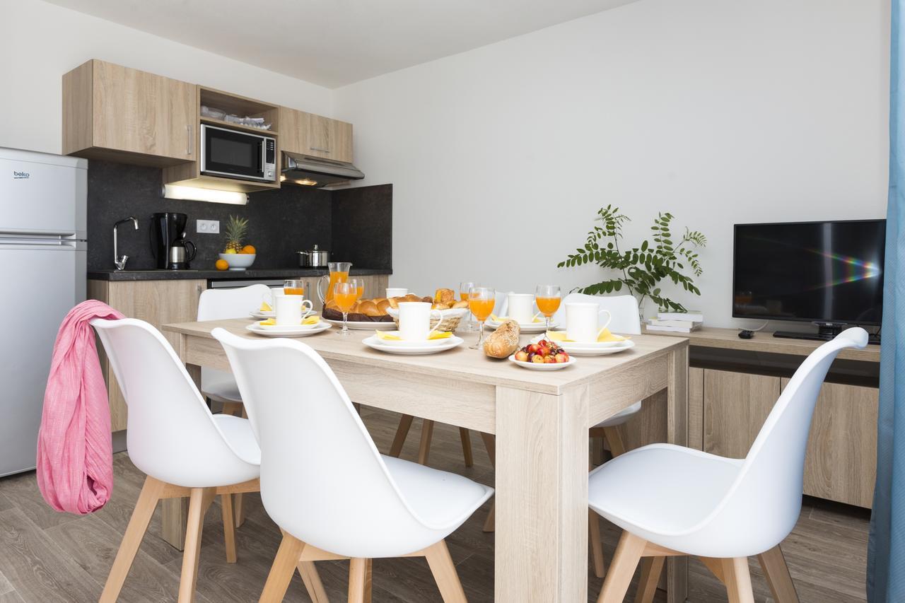 Residence Prestige Odalys Le Domaine Des Pins 누아르무티에 앙 릴 외부 사진